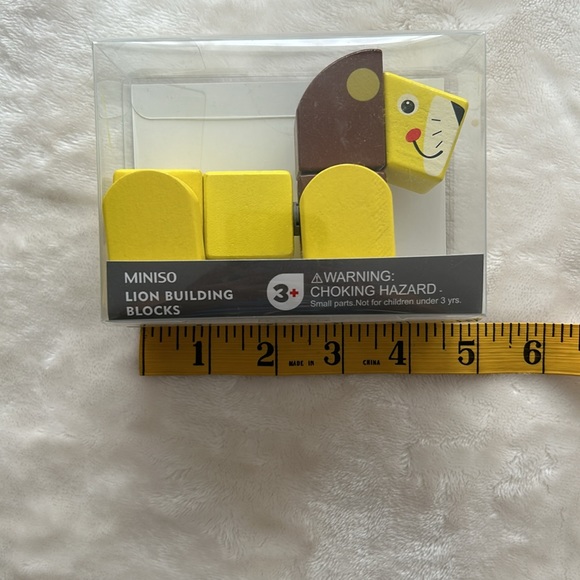 8/$20 Miniso Lion Building Blocks - Picture 3 of 3